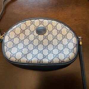 Vintage Gucci GG crossbody Handbag